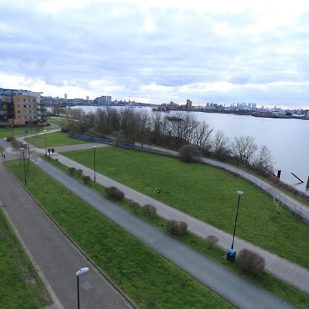 Lovely 2 Bed 2 Toilet Hill House River View Apartment London Eksteriør billede