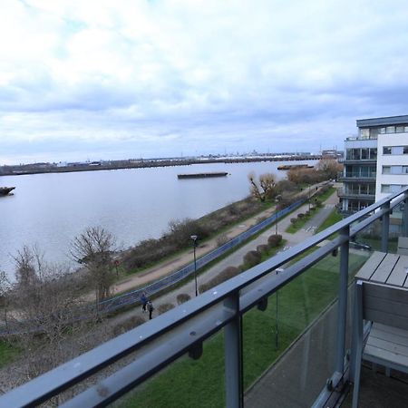 Lovely 2 Bed 2 Toilet Hill House River View Apartment London Eksteriør billede