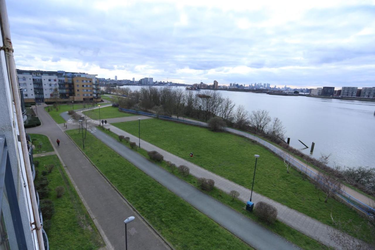 Lovely 2 Bed 2 Toilet Hill House River View Apartment London Eksteriør billede