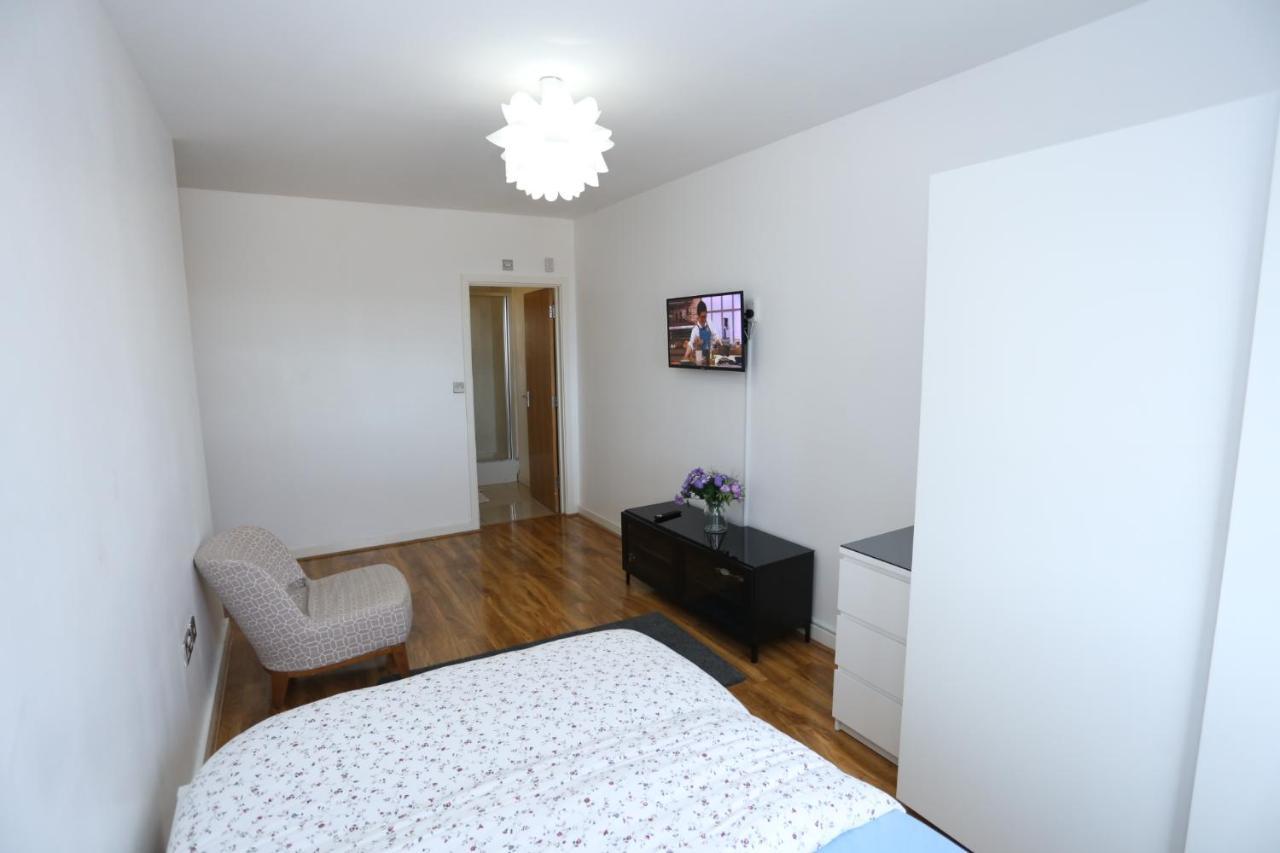 Lovely 2 Bed 2 Toilet Hill House River View Apartment London Eksteriør billede
